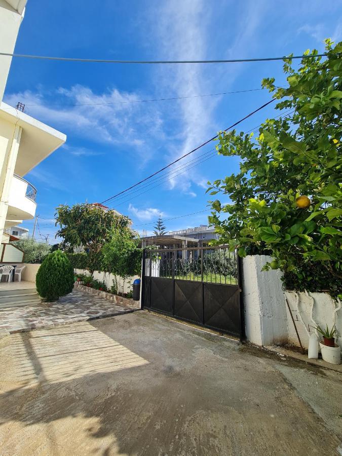 Ava'S Guesthouse Εξαμίλιο Εξωτερικό φωτογραφία