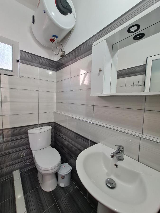 Ava'S Guesthouse Εξαμίλιο Εξωτερικό φωτογραφία