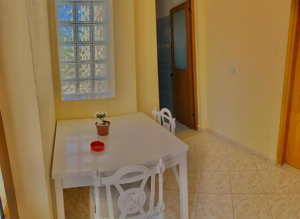 Ava'S Guesthouse Εξαμίλιο Εξωτερικό φωτογραφία