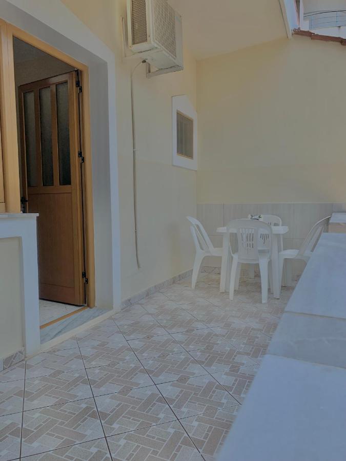 Ava'S Guesthouse Εξαμίλιο Εξωτερικό φωτογραφία